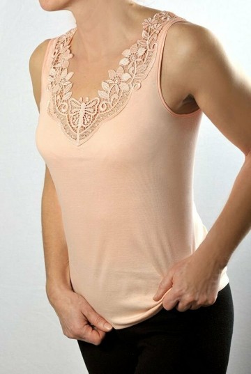 Dames hemd met kant licht roze